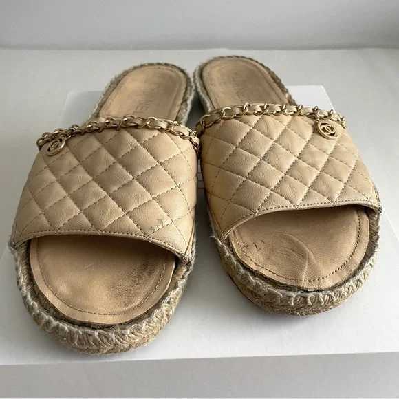 Chanel Interlocking CC Logo Quilted Espadrilles Slides Sandals Size 39 - Picture 2 of 9
